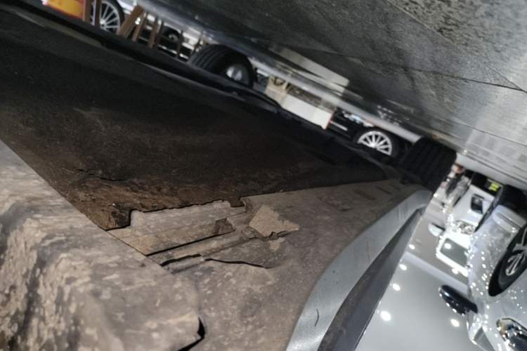 Used Volkswagen FAW-Volkswagen CC 2023 Hunting Vehicle 380TSI Hunter's Heart Edition Right Side Sill