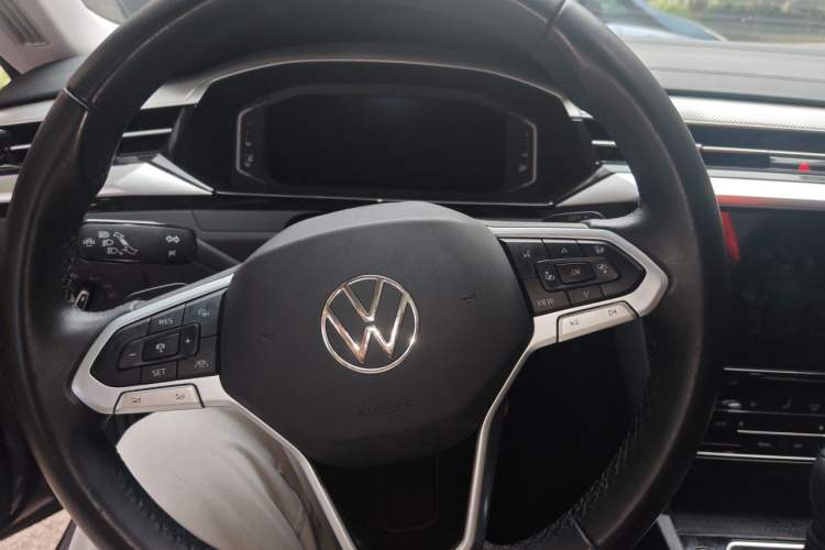 Used Volkswagen FAW-Volkswagen CC 2023 Hunting Vehicle 380TSI Hunter's Heart Edition Steering Wheel