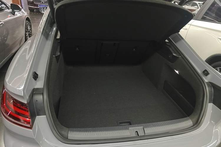 Used Volkswagen FAW-Volkswagen CC 2023 380TSI Striking Edition Trunk