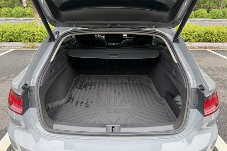 Used Volkswagen FAW-Volkswagen CC 2023 Hunting Vehicle 380TSI Hunter's Heart Edition Trunk
