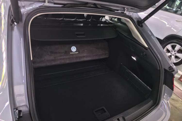 Used Volkswagen FAW-Volkswagen CC 2023 Adventure Vehicle 380TSI Trailblazer Edition Trunk