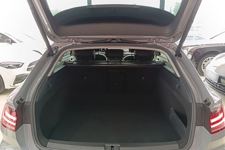 Used Volkswagen FAW-Volkswagen CC 2023 Hunting Vehicle 380TSI Hunter's Heart Edition Trunk