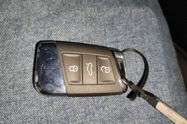 Used Volkswagen FAW-Volkswagen CC 2023 380TSI Striking Edition Vehicle Key