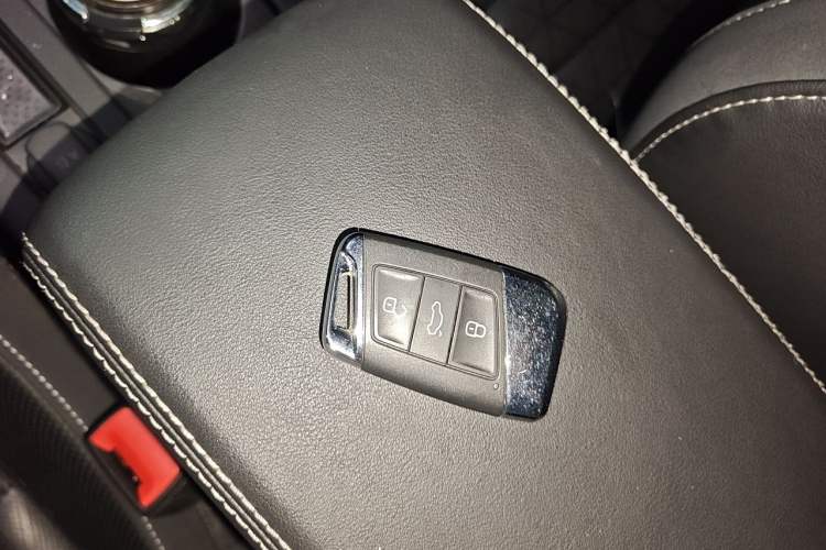 Used Volkswagen FAW-Volkswagen CC 2023 Hunting Vehicle 380TSI Hunter's Heart Edition Vehicle Key