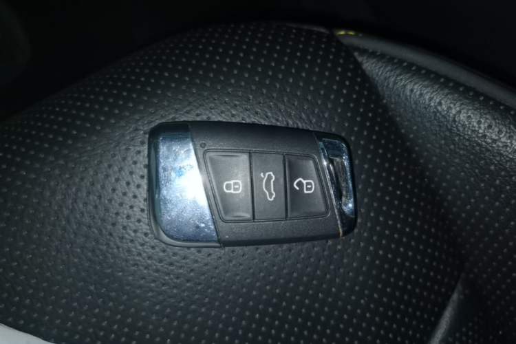 Used Volkswagen FAW-Volkswagen CC 2023 380TSI Striking Edition Vehicle Key