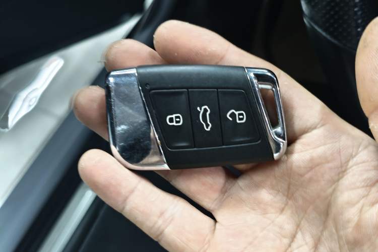 Used Volkswagen FAW-Volkswagen CC 2023 380TSI Striking Edition Vehicle Key