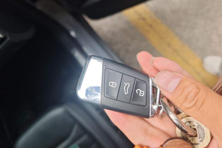 Used Volkswagen FAW-Volkswagen CC 2023 Hunting Vehicle 380TSI Hunter's Heart Edition Vehicle Key