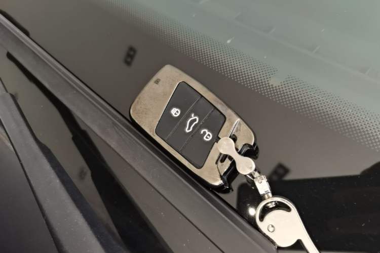 Used Volkswagen FAW-Volkswagen CC 2023 380TSI Striking Edition Vehicle Key