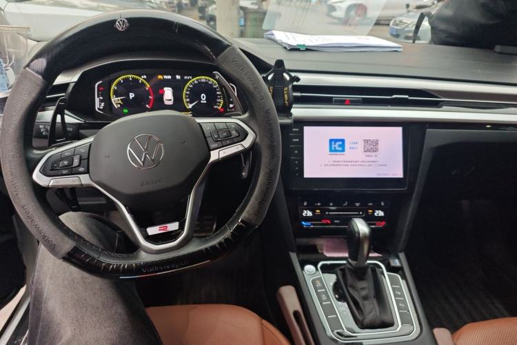 Used Volkswagen FAW-Volkswagen CC 2023 Hunting Vehicle 380TSI Hunter's Heart Edition Center Console