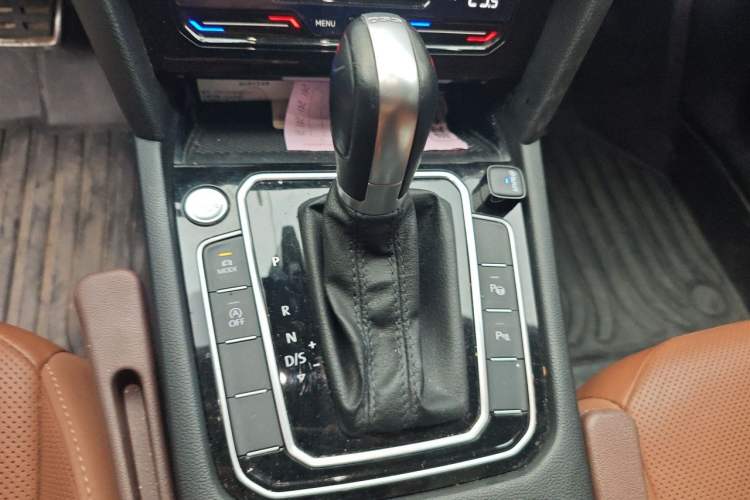Used Volkswagen FAW-Volkswagen CC 2023 Hunting Vehicle 380TSI Hunter's Heart Edition Gear Lever