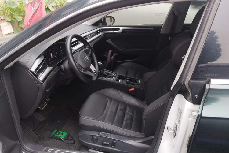 Used Volkswagen FAW-Volkswagen CC 2023 Hunting Vehicle 380TSI Hunter's Heart Edition Left Front Seat