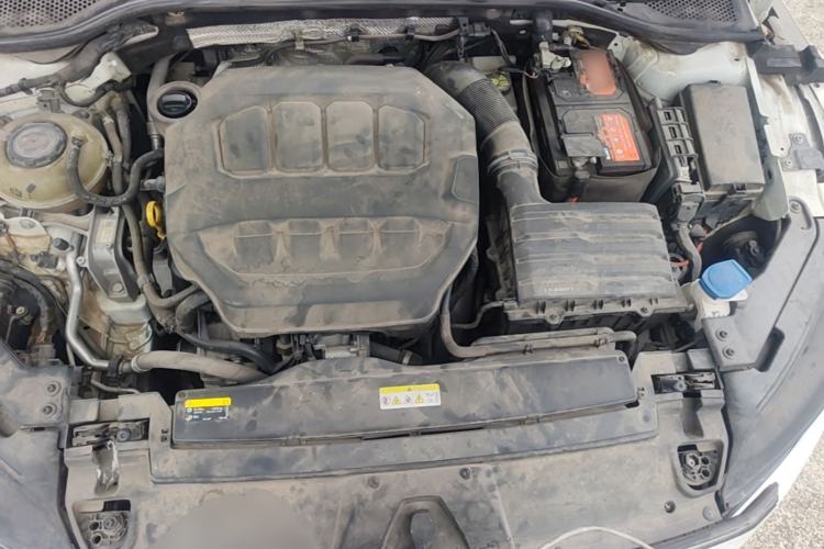 Used Volkswagen FAW-Volkswagen CC  Engine Bay