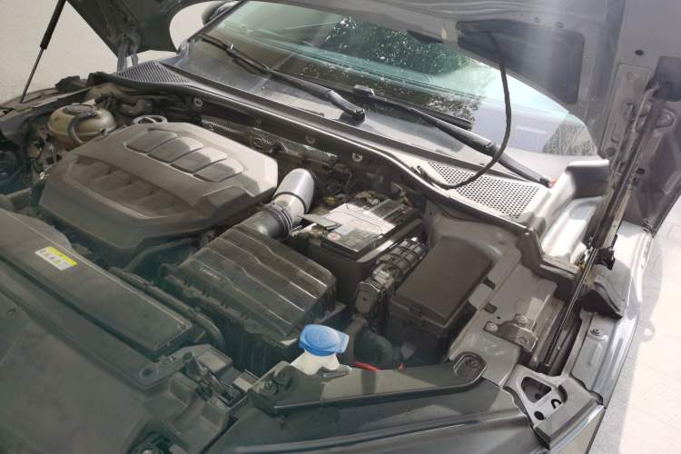 Used Volkswagen FAW-Volkswagen CC 2023 Hunting Vehicle 380TSI Hunter's Heart Edition Engine Bay Left