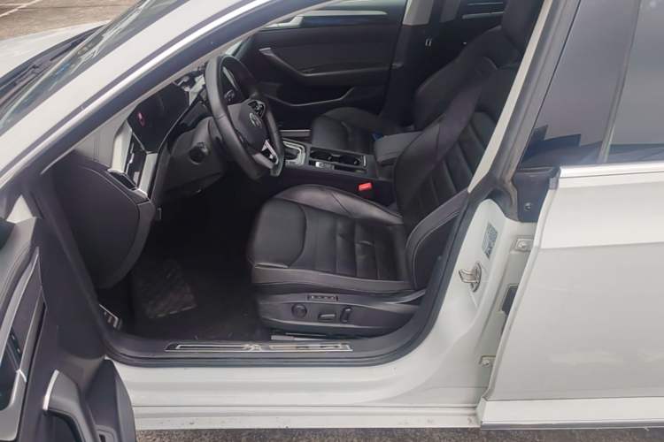 Used Volkswagen FAW-Volkswagen CC  Left Front Seat