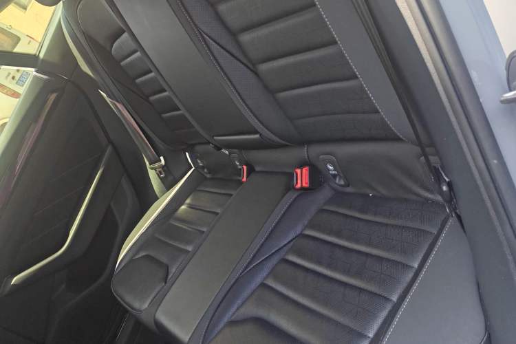Used Volkswagen FAW-Volkswagen CC 2023 380TSI Striking Edition Left Rear Seat