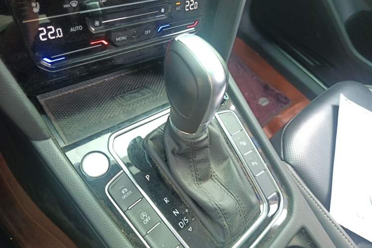 Used Volkswagen FAW-Volkswagen CC 2023 Hunting Vehicle 380TSI Hunter's Heart Edition Gear Lever
