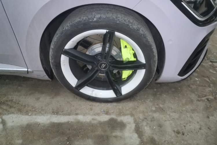 Used Volkswagen FAW-Volkswagen CC 2023 380TSI Striking Edition Right Front Wheel Hub