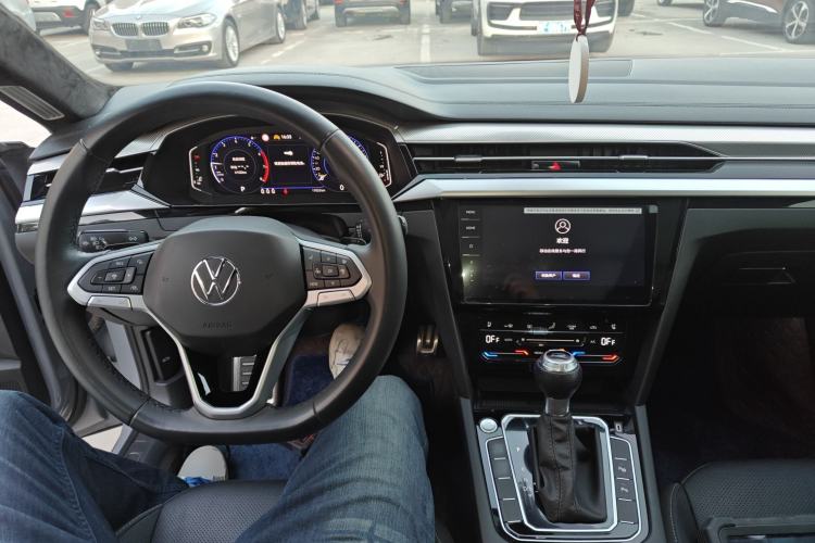 Used Volkswagen FAW-Volkswagen CC 2023 Hunting Vehicle 380TSI Hunter's Heart Edition Center Console