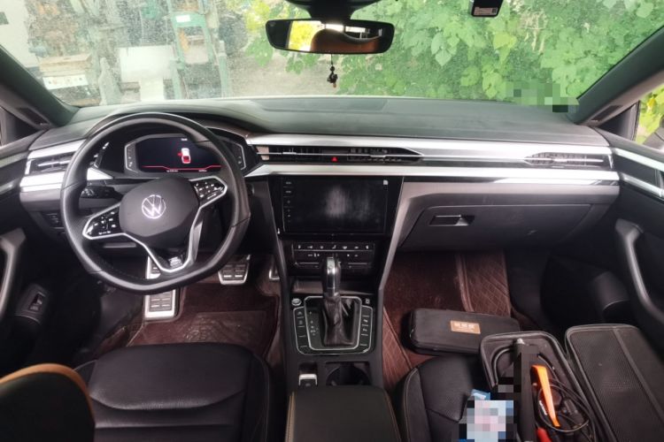 Used Volkswagen FAW-Volkswagen CC 2023 380TSI Striking Edition Center Console