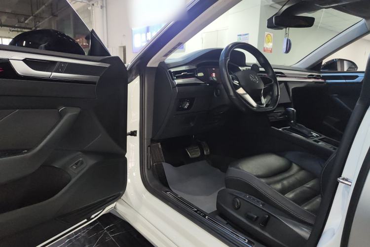 Used Volkswagen FAW-Volkswagen CC 2023 380TSI Striking Edition Driver Seat