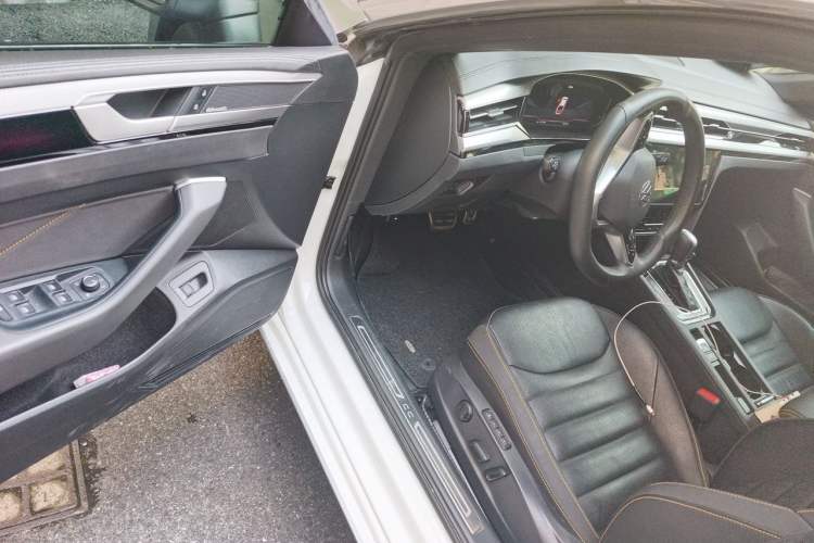 Used Volkswagen FAW-Volkswagen CC 2023 380TSI Striking Edition Driver Seat