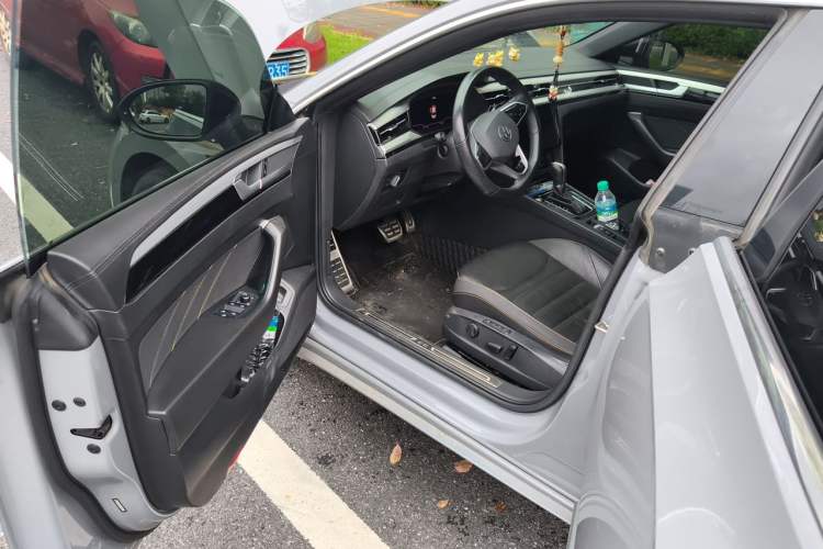Used Volkswagen FAW-Volkswagen CC 2023 380TSI Striking Edition Driver Seat