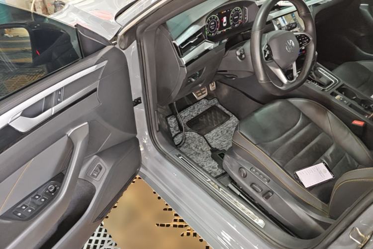 Used Volkswagen FAW-Volkswagen CC 2023 380TSI Striking Edition Driver Seat