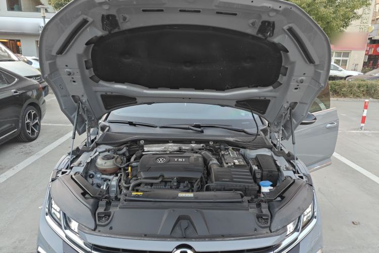 Used Volkswagen FAW-Volkswagen CC 2023 Hunting Vehicle 380TSI Hunter's Heart Edition Engine Bay