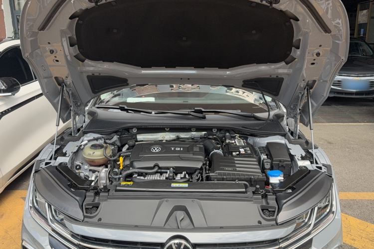 Used Volkswagen FAW-Volkswagen CC 2023 Hunting Vehicle 380TSI Hunter's Heart Edition Engine Bay