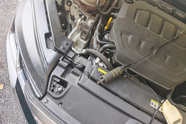 Used Volkswagen FAW-Volkswagen CC 2023 380TSI Striking Edition Engine Bay Right