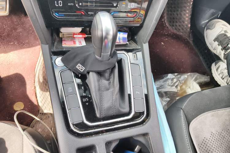 Used Volkswagen FAW-Volkswagen CC 2023 330TSI Ignite Edition Gear Lever