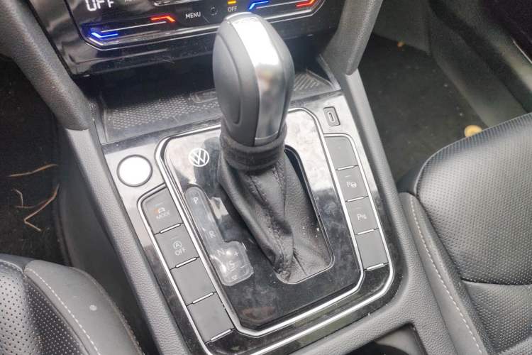 Used Volkswagen FAW-Volkswagen CC 2023 380TSI Striking Edition Gear Lever