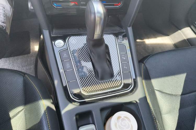 Used Volkswagen FAW-Volkswagen CC 2023 380TSI Striking Edition Gear Lever