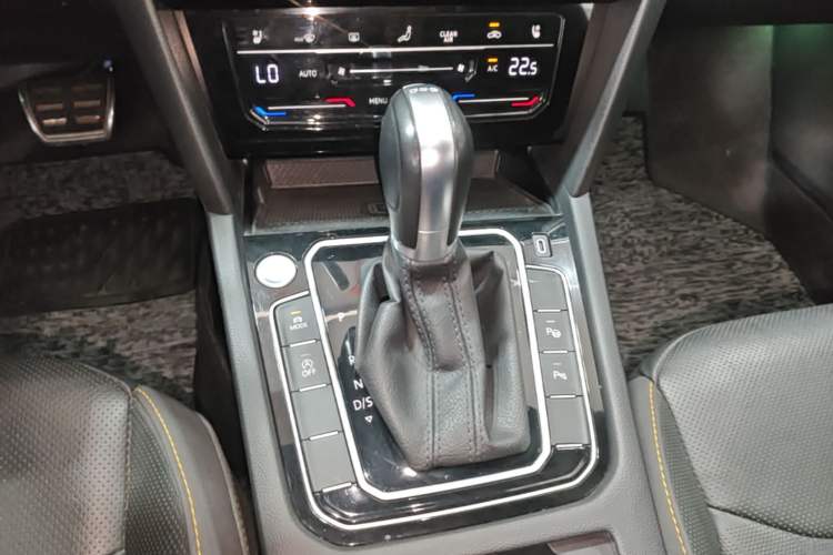 Used Volkswagen FAW-Volkswagen CC 2023 380TSI Striking Edition Gear Lever