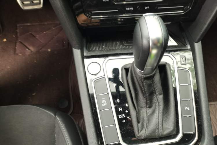 Used Volkswagen FAW-Volkswagen CC 2023 330TSI Ignite Edition Gear Lever