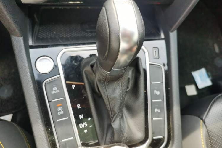 Used Volkswagen FAW-Volkswagen CC 2023 380TSI Striking Edition Gear Lever
