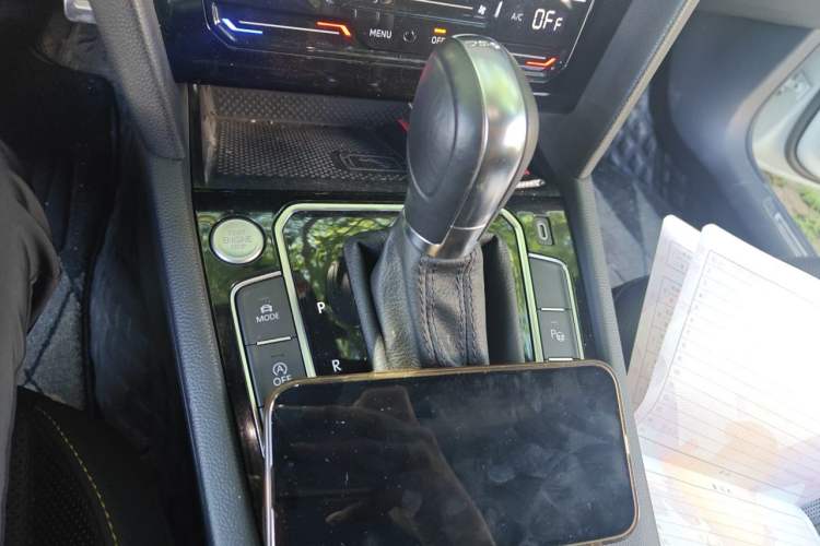 Used Volkswagen FAW-Volkswagen CC 2023 380TSI Striking Edition Gear Lever