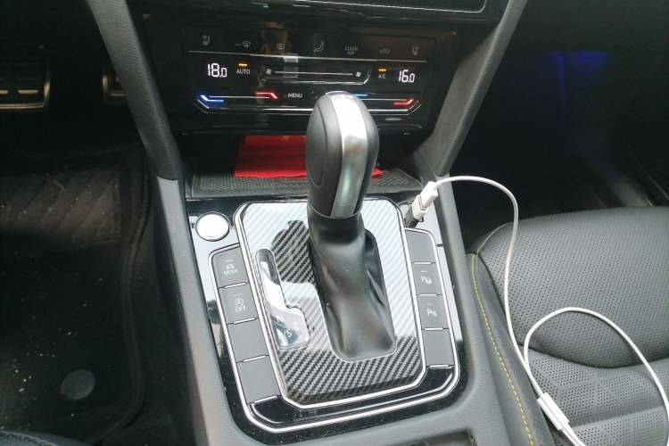 Used Volkswagen FAW-Volkswagen CC 2023 380TSI Striking Edition Gear Lever