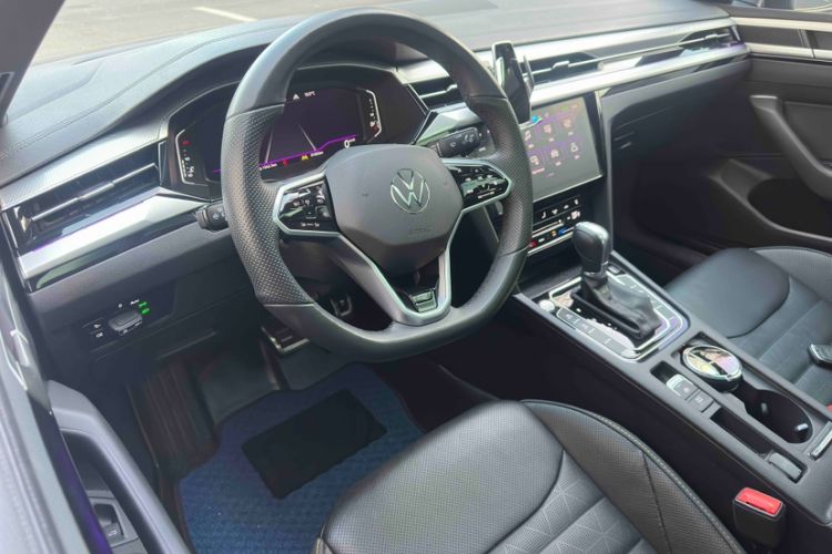 Used Volkswagen FAW-Volkswagen CC 2023 380TSI Striking Edition Interior 2