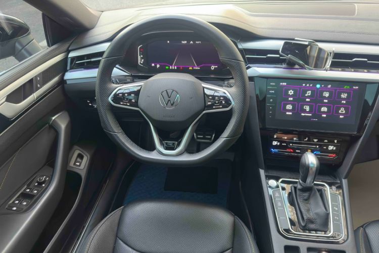 Used Volkswagen FAW-Volkswagen CC 2023 380TSI Striking Edition Interior 3