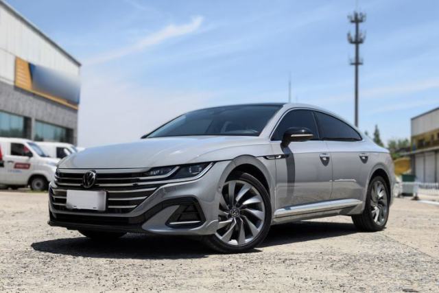 Volkswagen FAW-Volkswagen CC 2023 380TSI Striking Edition مستعملة