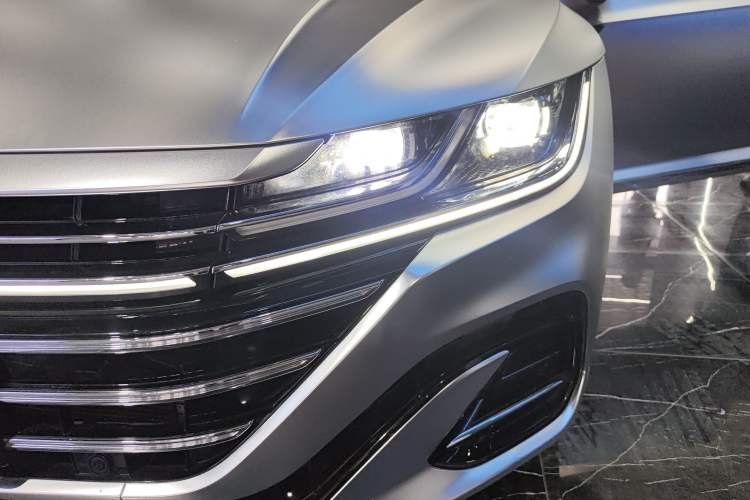 Used Volkswagen FAW-Volkswagen CC 2023 380TSI Striking Edition Left Front Headlight