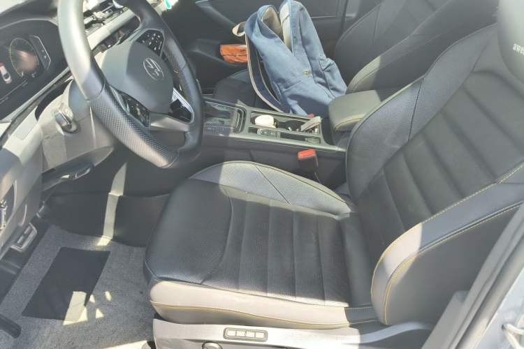 Used Volkswagen FAW-Volkswagen CC 2023 380TSI Striking Edition Left Front Seat