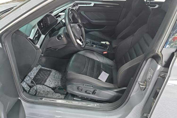 Used Volkswagen FAW-Volkswagen CC 2023 380TSI Striking Edition Left Front Seat