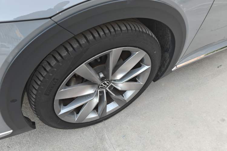 Used Volkswagen FAW-Volkswagen CC 2023 Hunting Vehicle 380TSI Hunter's Heart Edition Left Front Wheel Hub
