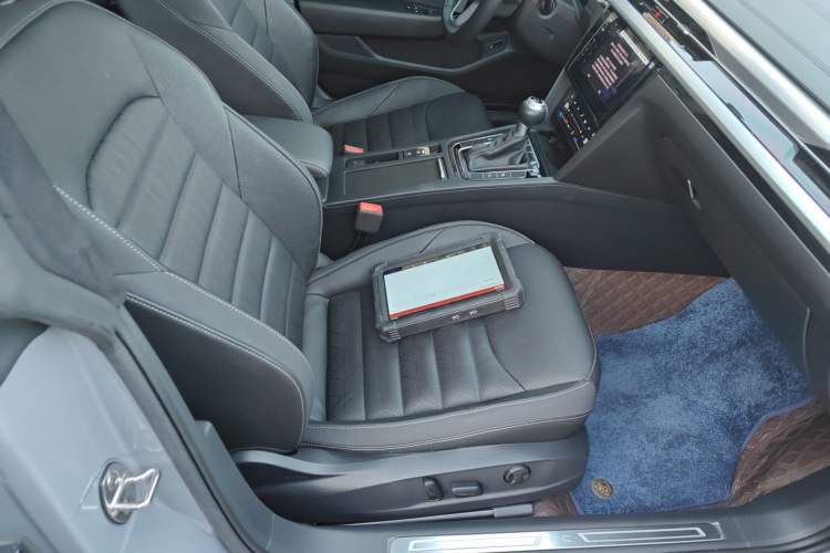 Used Volkswagen FAW-Volkswagen CC 2023 Hunting Vehicle 380TSI Hunter's Heart Edition Right Front Seat