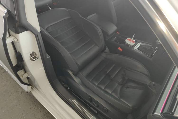 Used Volkswagen FAW-Volkswagen CC 2023 380TSI Striking Edition Right Front Seat