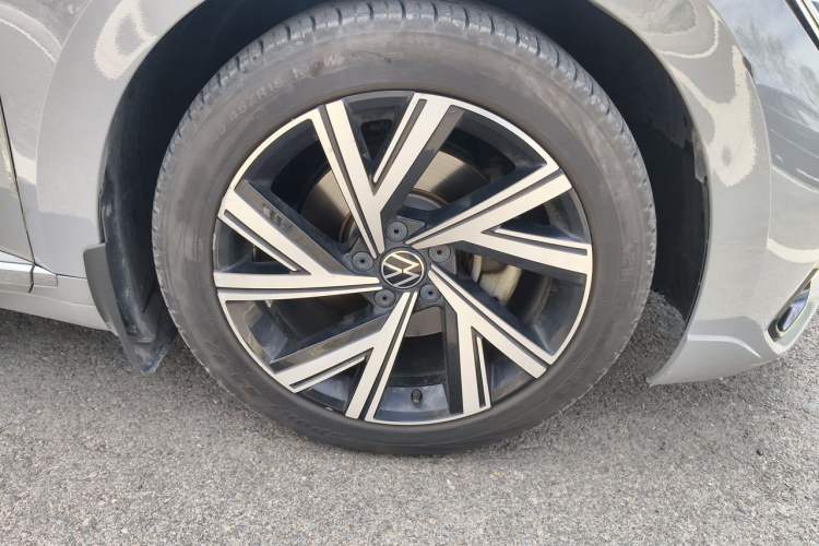 Used Volkswagen FAW-Volkswagen CC 2023 330TSI Ignite Edition Right Front Wheel Hub