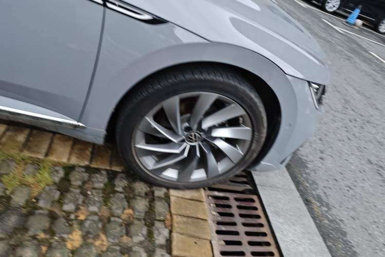Used Volkswagen FAW-Volkswagen CC 2023 380TSI Striking Edition Right Front Wheel Hub