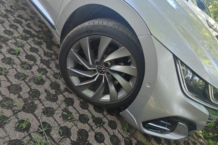 Used Volkswagen FAW-Volkswagen CC 2023 380TSI Striking Edition Right Front Wheel Hub